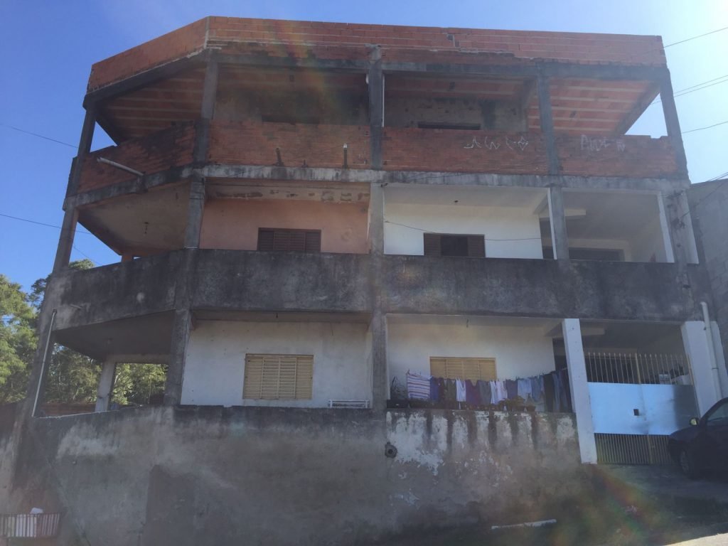 Sobrado, salas para comercio, apartamento...