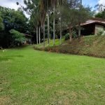 Oportunidade Imperdível: Charmosa Chácara à Venda em São Roque!